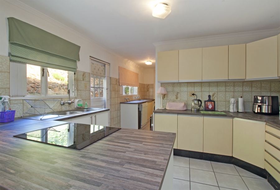 To Let 3 Bedroom Property for Rent in Glencairn Western Cape